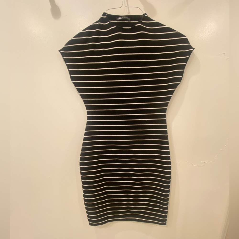 Zara black and white stripe knit mini dress - Picture 2 of 2